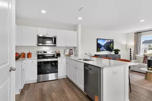 426 Cherry Laurel Dr, Sanford, NC 27332 - Photo 5