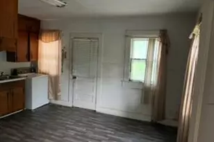 205 Maple St, Rich Square, NC 27869 - Photo 9