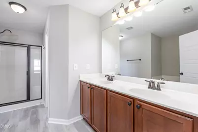 240 E Quailwood Drive, Fuquay-Varina, NC 27526 - Photo 17