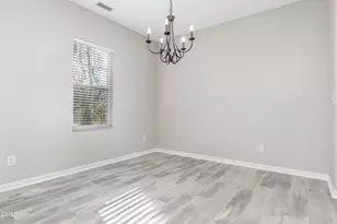 240 E Quailwood Dr, Fuquay-Varina, NC 27526 - Photo 9