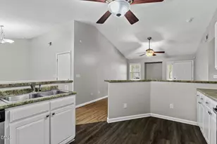 121 Hunting Green Dr, Jacksonville, NC 28546 - Photo 7