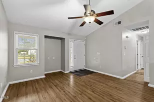 121 Hunting Green Dr, Jacksonville, NC 28546 - Photo 5