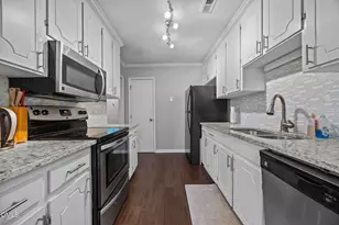 122 Clancy Cir, Cary, NC 27511 - Photo 19