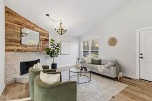 907 Castalia Dr, Cary, NC 27513 - Photo 5