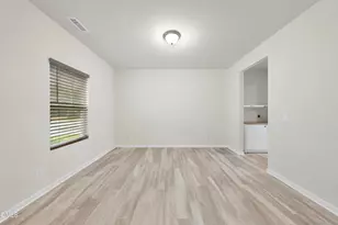 905 Lippincott Rd, Durham, NC 27703 - Photo 3