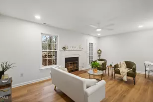 136 Lake Hollow Cir, Cary, NC 27513 - Photo 23