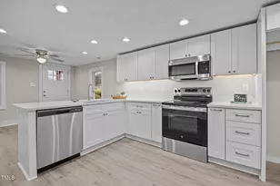 807 N Wilson Ave, Dunn, NC 28334 - Photo 9