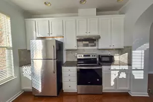 10104 Raven Tree Dr, Raleigh, NC 27617 - Photo 9