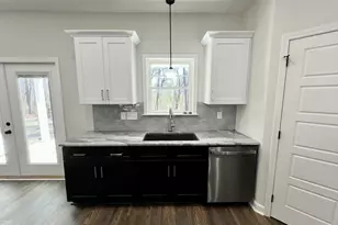 1787 Walnut Run Dr, Deep Run, NC 28525 - Photo 7