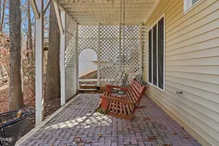 101 Highlands Lake Dr, Cary, NC 27518 - Photo 21