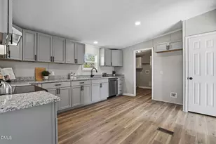 209 Huck Finn Ct, Hope Mills, NC 28348 - Photo 9