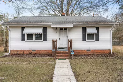 106 W Caroline Avenue, Smithfield, NC 27577 - Photo 1