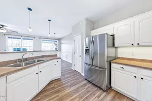 318 Longchamp Ln, Cary, NC 27519 - Photo 11