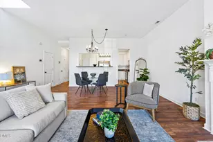 210 Anniston Ct, Cary, NC 27519 - Photo 11