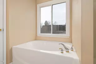 105 Holmhurst Ct, Cary, NC 27519 - Photo 19