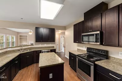 105 Holmhurst Court, Cary, NC 27519 - Photo 7