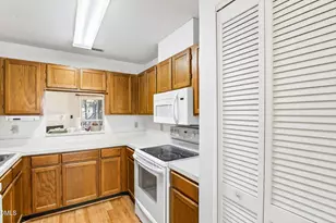 4120 Sedgewood Dr, Raleigh, NC 27612 - Photo 9