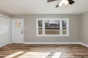 802 Roanoke Ave, Henderson, NC 27536 - Photo 5