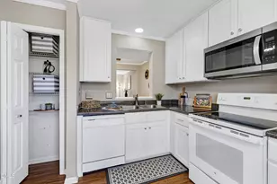 134 Riverwalk Cir, Cary, NC 27511 - Photo 7