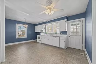 916 N Pembroke Ave N, Ahoskie, NC 27910 - Photo 25