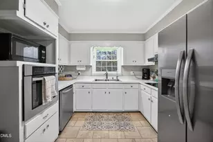 1204 Cary St, Burlington, NC 27215 - Photo 11