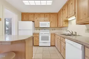 325 Glen Echo Ln, Cary, NC 27518 - Photo 19