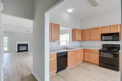 228 N Weststone Boulevard, Fuquay-Varina, NC 27526 - Photo 9