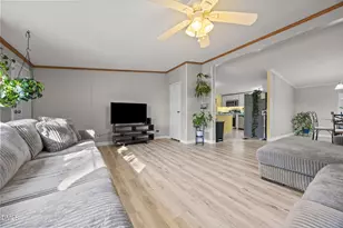 102 Foxtree Ct, Benson, NC 27504 - Photo 9