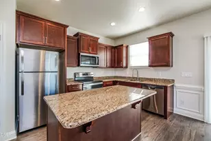 187 Day Lily St, Selma, NC 27576 - Photo 5