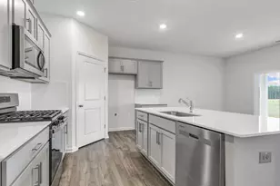 905 Comice Pear Wy, Fuquay-Varina, NC 27592 - Photo 3