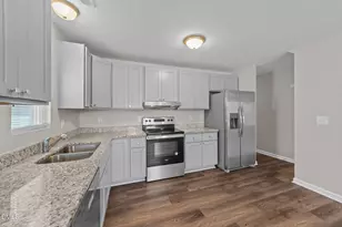 406 E Waddell St, Selma, NC 27576 - Photo 7