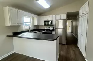 403 S Market St, Benson, NC 27504 - Photo 5