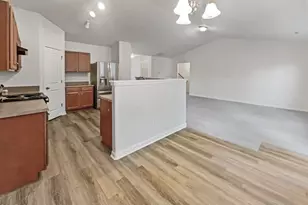 4404 Captain Falls Dr, Raleigh, NC 27610 - Photo 5