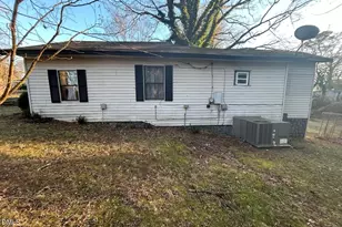 205 Proctor St, Lincolnton, NC 28092 - Photo 3