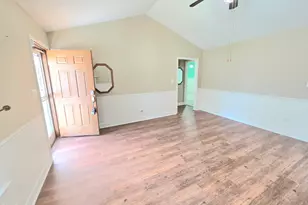 107 Oak Park Dr, Benson, NC 27504 - Photo 5