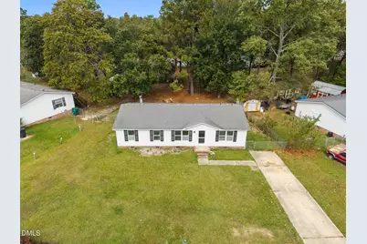 384 Jamestown Drive, Spring Lake, NC 28390 - Photo 5