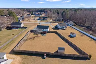 60 Applecross Dr, Clayton, NC 27520 - Photo 37