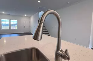 504 Venetian Dr, Sanford, NC 27332 - Photo 5