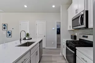 712 Southland Dr, Zebulon, NC 27597 - Photo 7