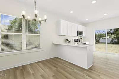 208 N Sellers Street, Selma, NC 27576 - Photo 5