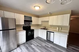 2112 Walnut Bluffs Ln, Raleigh, NC 27610 - Photo 5