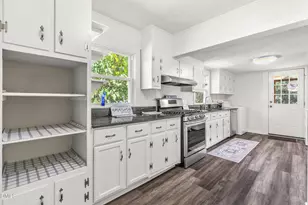 305 N 10th St, Erwin, NC 28339 - Photo 9