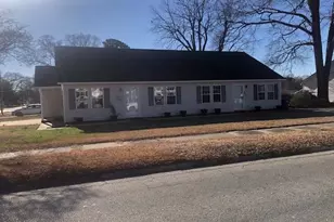 601 W Anderson St, Selma, NC 27576 - Photo 1