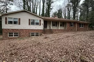 2912 Oxford Rd, Henderson, NC 27536 - Photo 1