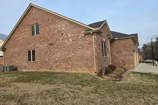 933 Arrowhead Ct, Mebane, NC 27302 - Photo 7