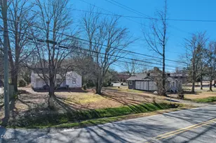 805 E Haggard Ave, Elon, NC 27244 - Photo 5