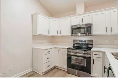 105 Stonelake Court, Raleigh, NC 27610 - Photo 5