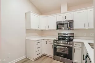 105 Stonelake Ct, Raleigh, NC 27610 - Photo 5