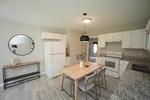 208 Wimbledon Ct, Clayton, NC 27520 - Photo 5