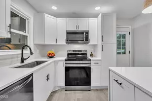 8801 Valley Hill Ct, Apex, NC 27539 - Photo 17